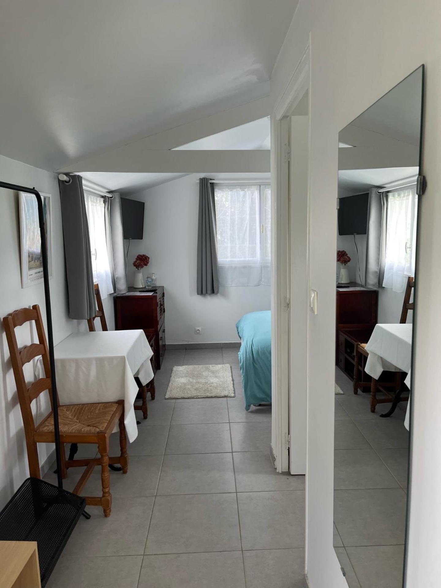 La Petite Campagne Bed & Breakfast Blaru Luaran gambar